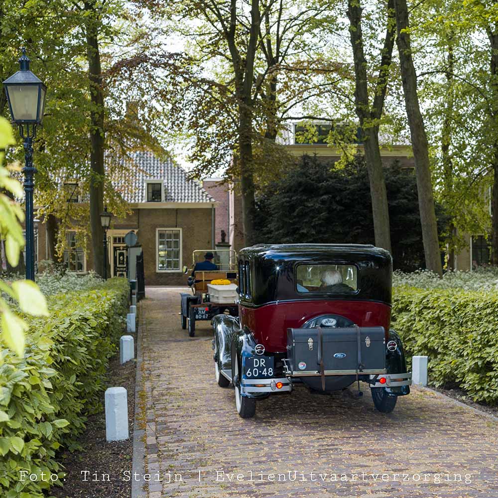 Evelien uitvaartverzorging oldtimers